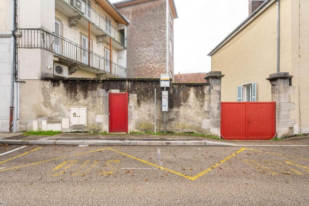 Superbe Appartement Avec Parking Gratuit Lons-le-Saunier Exteriör bild