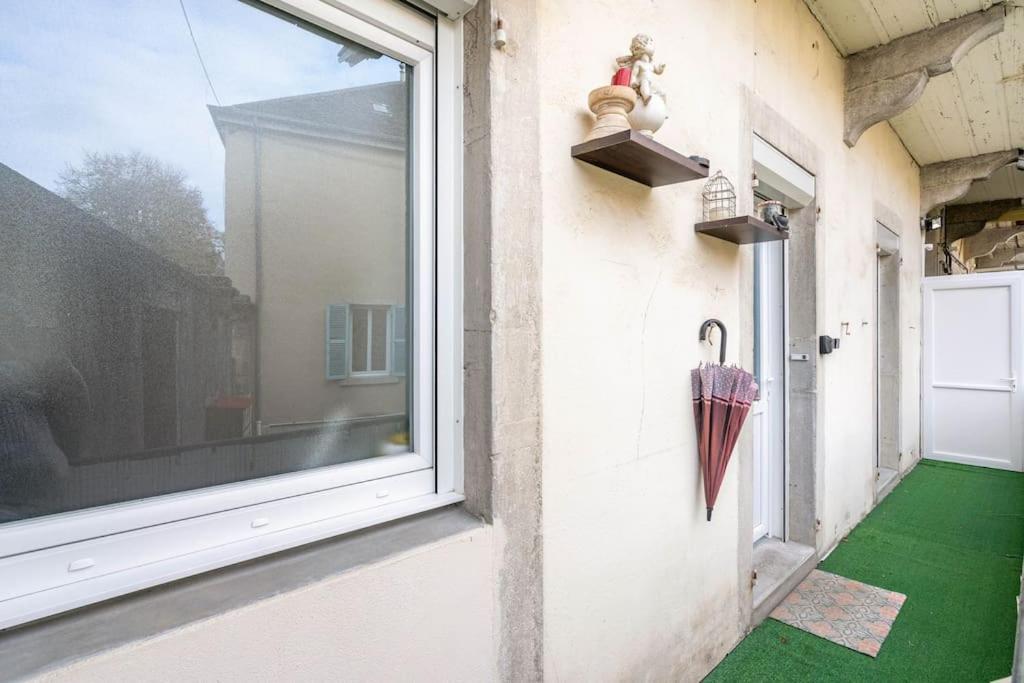 Superbe Appartement Avec Parking Gratuit Lons-le-Saunier Exteriör bild