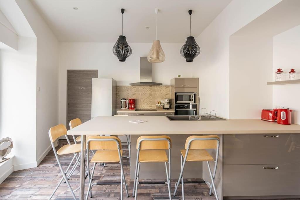 Superbe Appartement Avec Parking Gratuit Lons-le-Saunier Exteriör bild