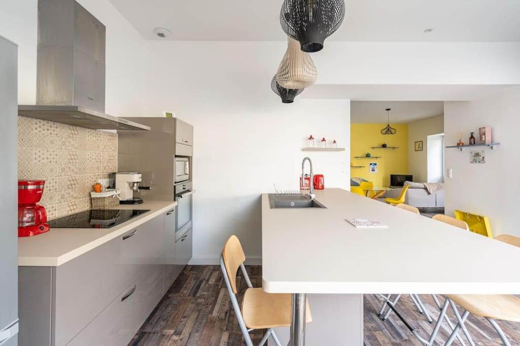 Superbe Appartement Avec Parking Gratuit Lons-le-Saunier Exteriör bild