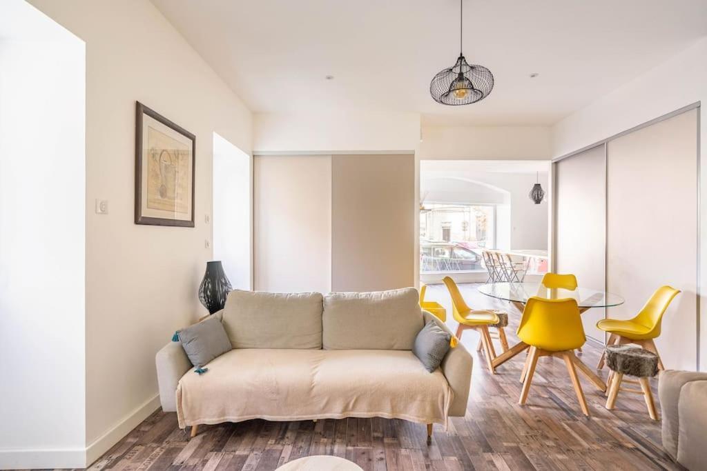 Superbe Appartement Avec Parking Gratuit Lons-le-Saunier Exteriör bild