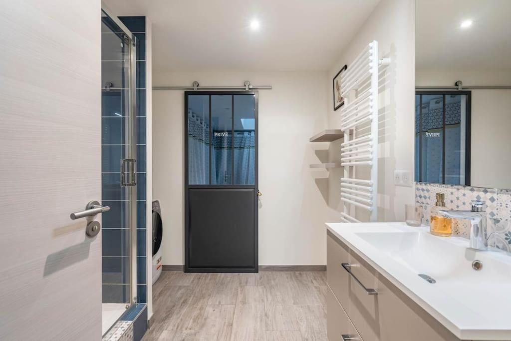 Superbe Appartement Avec Parking Gratuit Lons-le-Saunier Exteriör bild